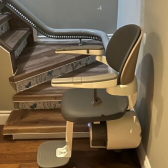 A TKE Stairlift Around The Outside In Ontario, Canada